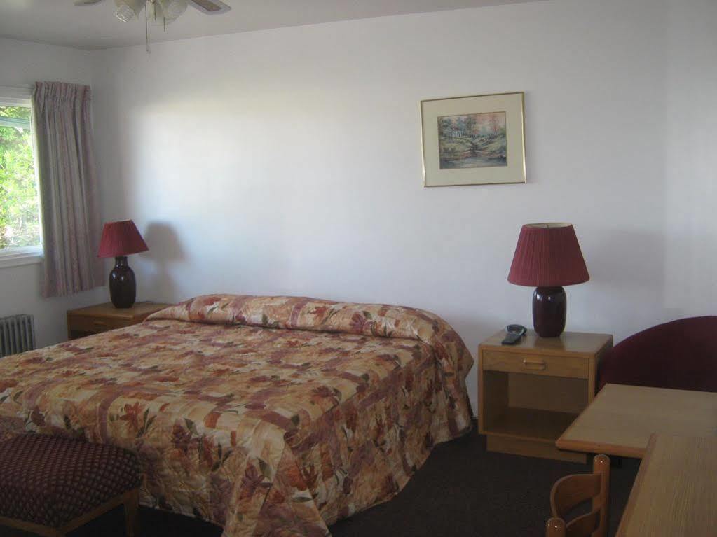 Sherbrooke Village Inn Екстериор снимка